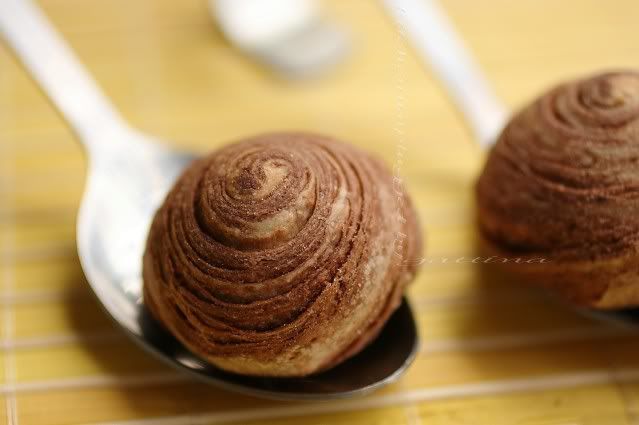 Chocolate Fudge Mooncakes with step-by-step photos