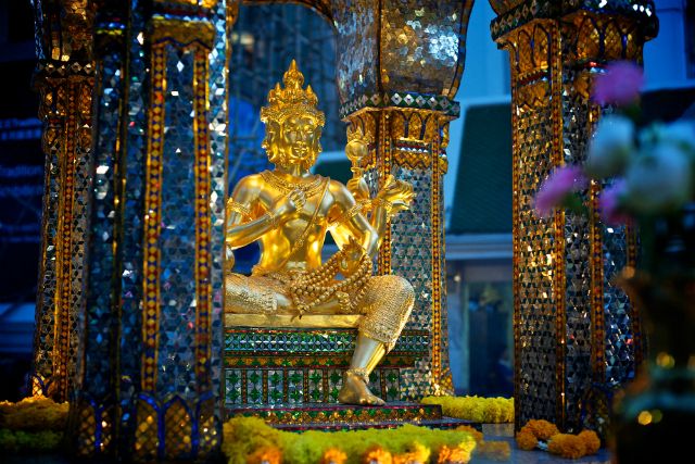  photo Erawan-Shrine-4-Faced-Buddha_02_zpssiwzprfx.jpg
