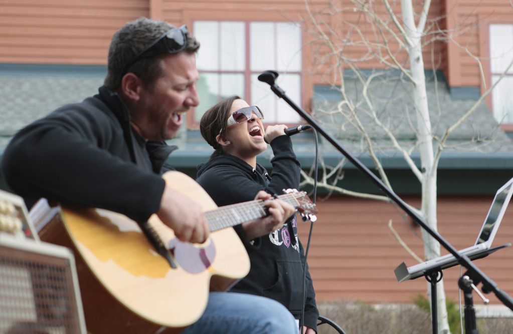 IMAGE: http://i589.photobucket.com/albums/ss340/WackyBush/Music/Fire%20And%20Ice/KarokeGirl.jpg