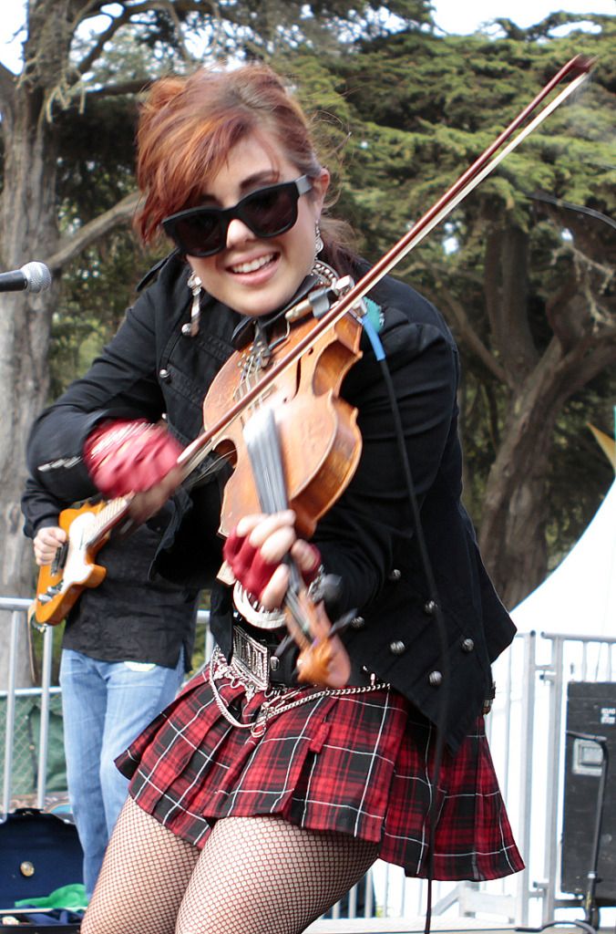 IMAGE: http://i589.photobucket.com/albums/ss340/WackyBush/Music/Hardly%20Stricly%20Bluegrass/2012/Amanda%20Shaw/_MG_0996es.jpg