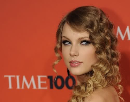 Taylor Swift 2010 Photoshoot. Taylor Swift Vogue Photo Shoot